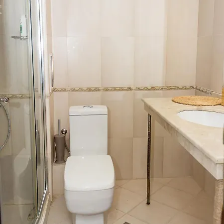 Essence - 1bd Flat With Parking & Balcony By Flat Mаnаger Apartamento