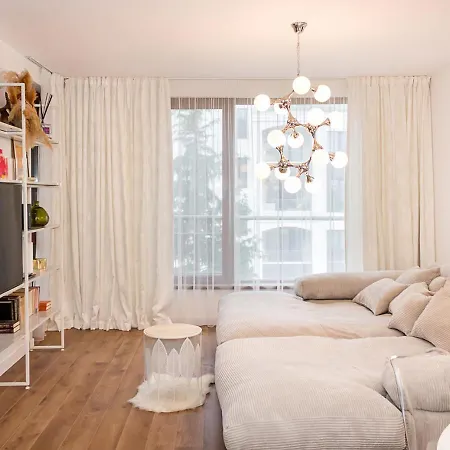 Apartman Essence - 1bd Flat With Parking & Balcony By Flat Mаnаger
